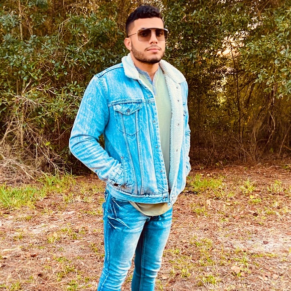 Meet your Posher, Justin - Picture 1 of 1